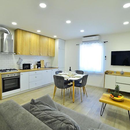 Apartment Maris Сини Екстериор снимка