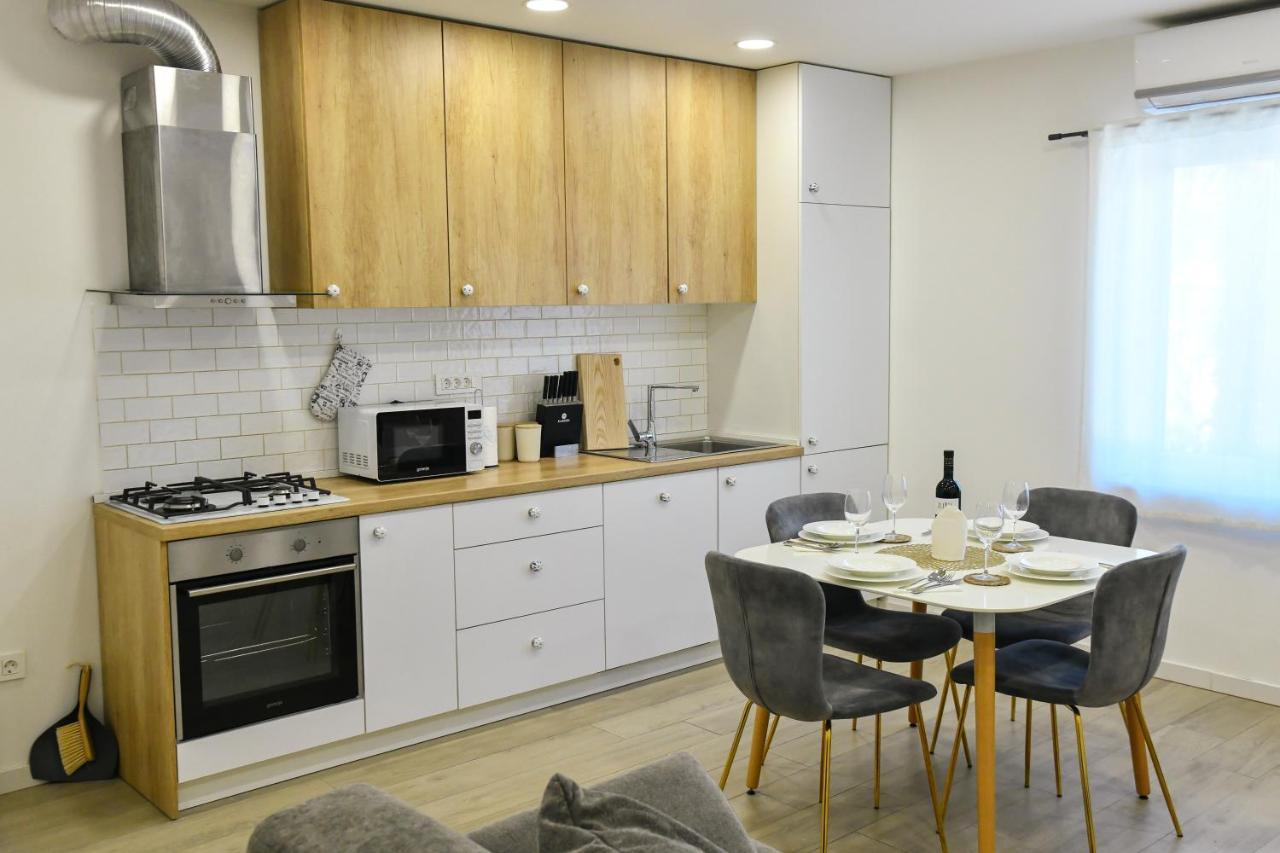 Apartment Maris Сини Екстериор снимка