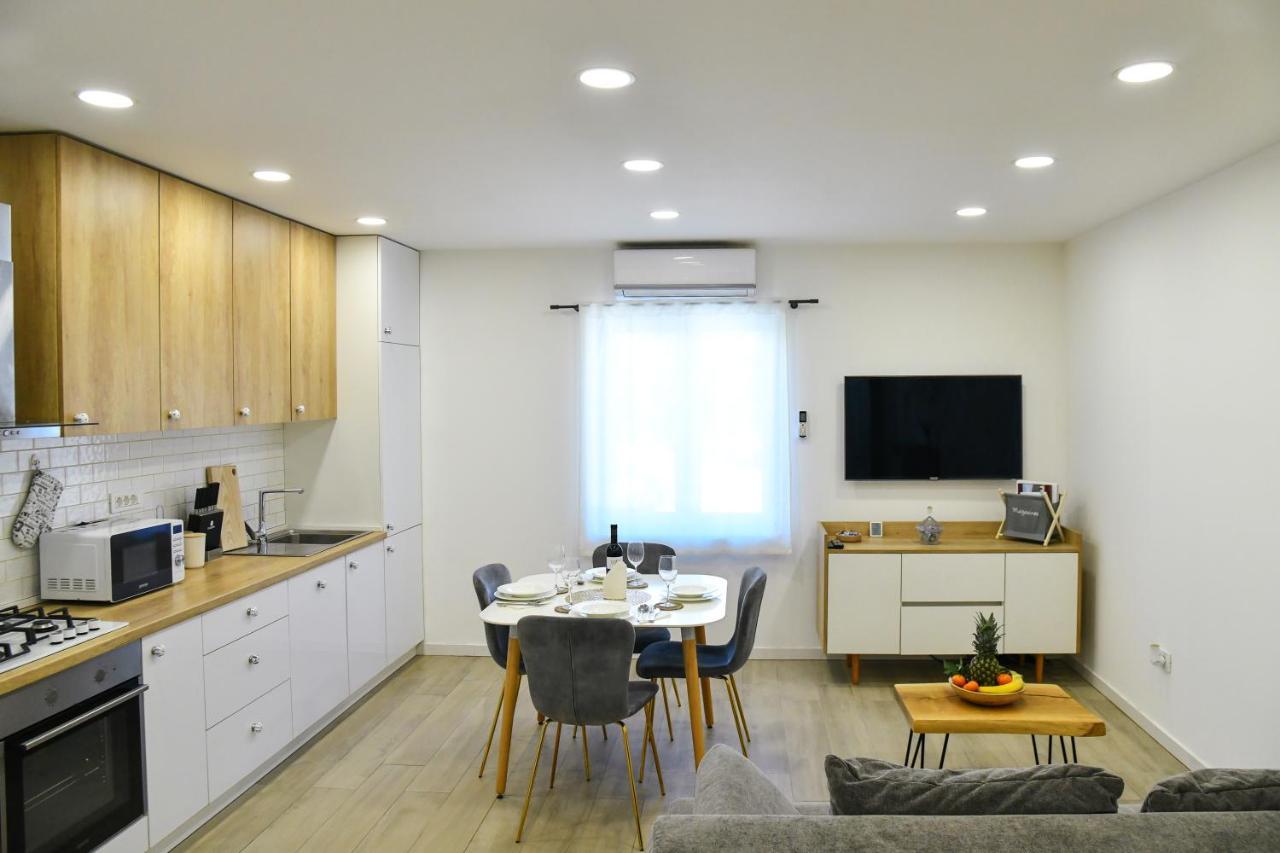 Apartment Maris Сини Екстериор снимка