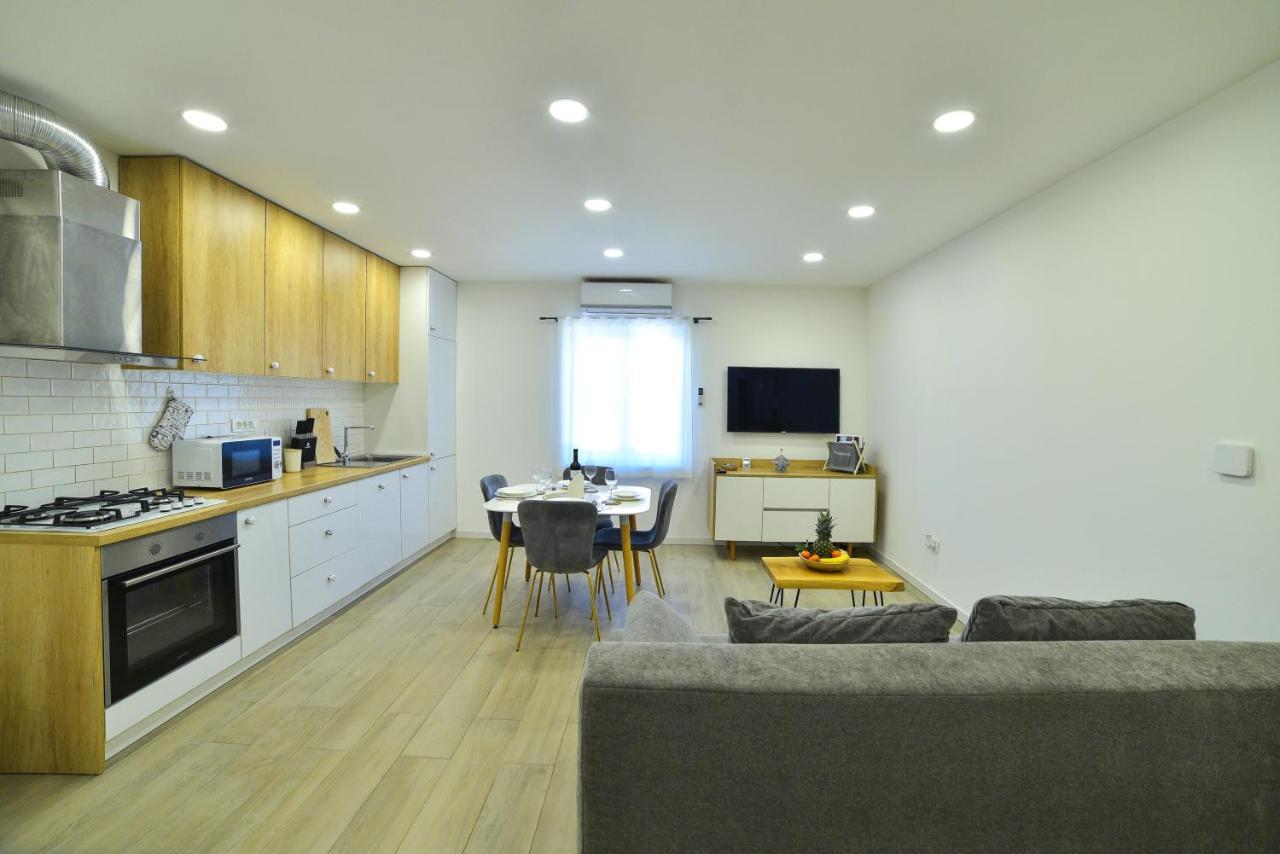 Apartment Maris Сини Екстериор снимка