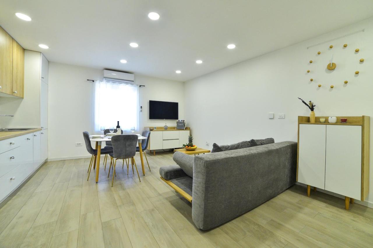 Apartment Maris Сини Екстериор снимка