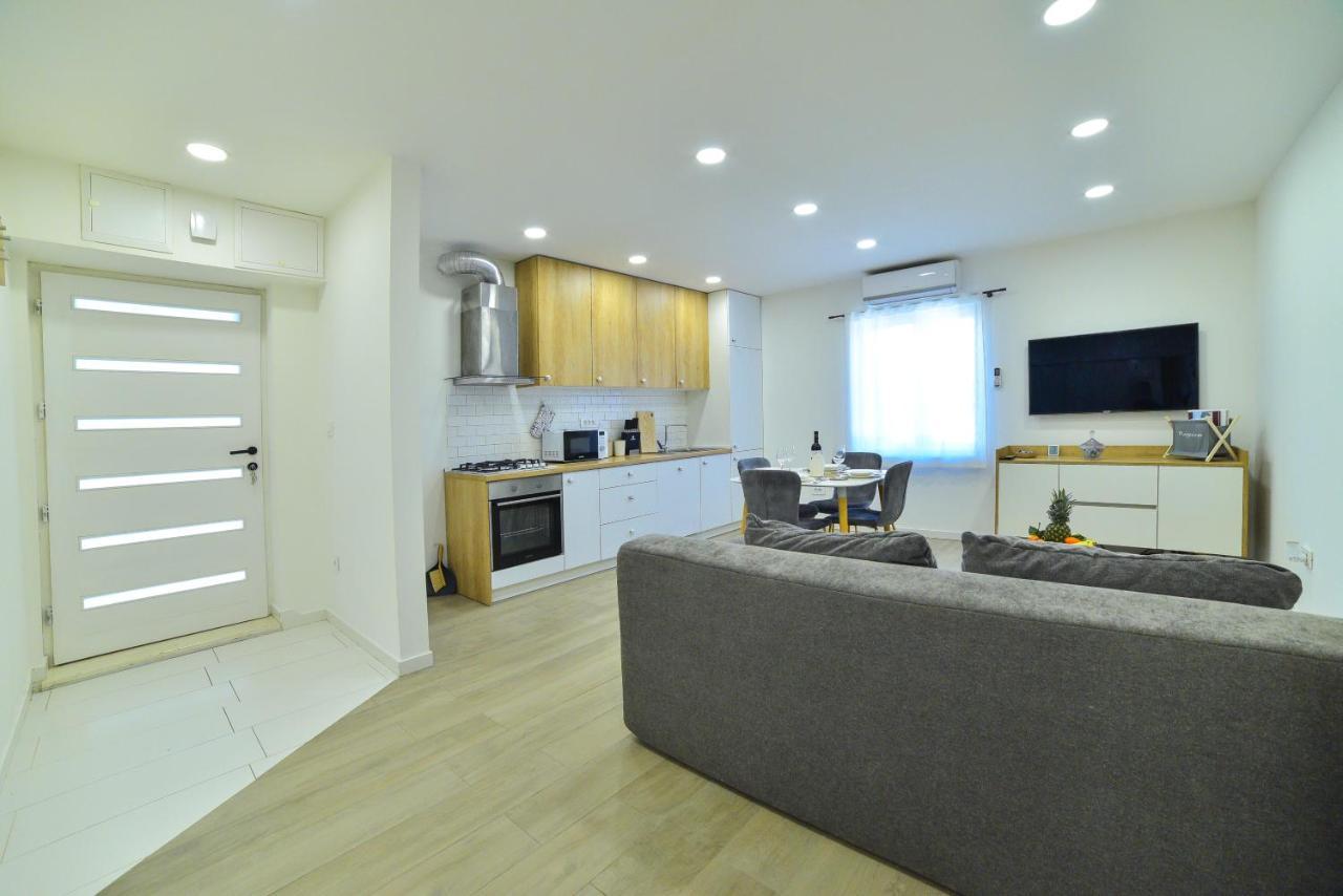 Apartment Maris Сини Екстериор снимка